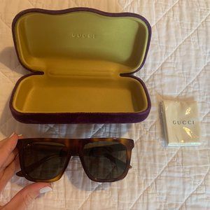 Gucci Sunglasses Flat-Top (Like New)